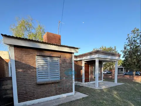 VENTA -CASA 2 DORMITORIOS - COLONIA CAROYA