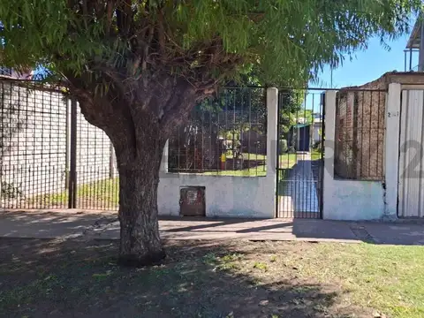 CASA EN VENTA 4 AMBIENTES.
