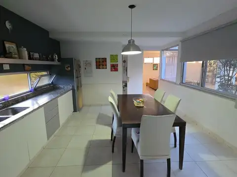 Casa 6 ambientes con 1 baño