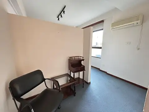 Oficina 3 ambientes con 1 baño