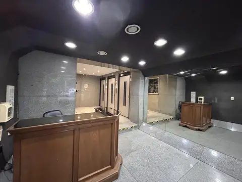 San Nicolas -  Oficina Apta Vivienda con Excelente Ubicación a Metros de Tribunales con Seg. 24hs