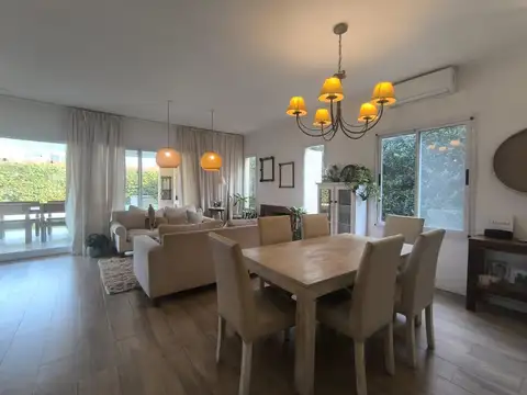 Casa en Venta en La Comarca, USD 324.000