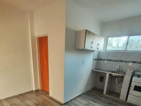 Departamento en Alquiler en Villa Ballester, $ 550.000