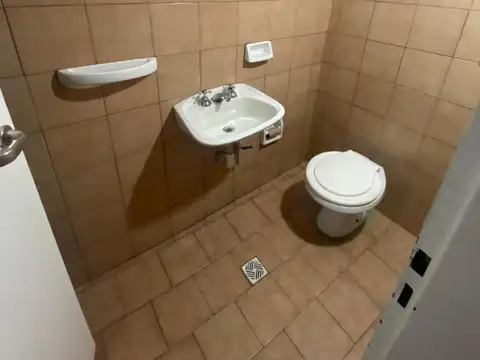 Local en Alquiler en Alberdi, $ 380.000