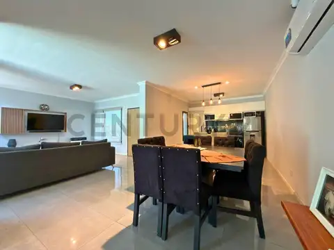 Casa 6 ambientes con 2 baños