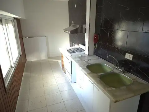 PH 3 ambientes PB frente con patio SIN EXPENSAS