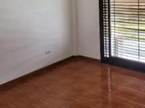 PH en venta - 4 Dormitorios 3 Baños - Morón