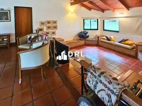 Casa en Venta con 2 cocheras