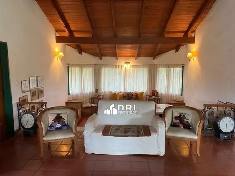 Casa 7 ambientes con 3 baños