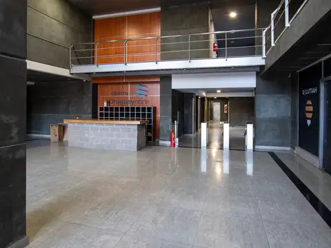 Oficina en Alquiler con 9 cocheras
