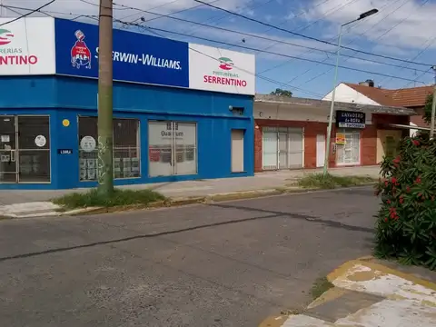 LOCALES EN ESQUINA ZONA ADROGUE /LLAVALLOL