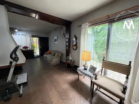 Casa en Venta con 4 cocheras
