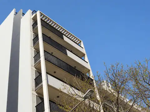 2 ambientes al frente con balcón | Piso 9 A