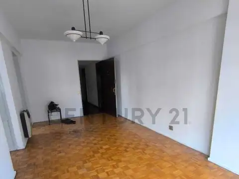 Paysandu 1800, Piso 7