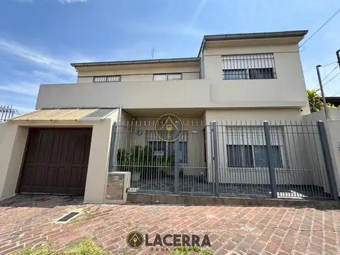 Casa 5 ambientes en Villa Ballester