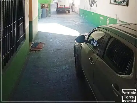 CASA EN VENTA CON GALPON BALLESTER