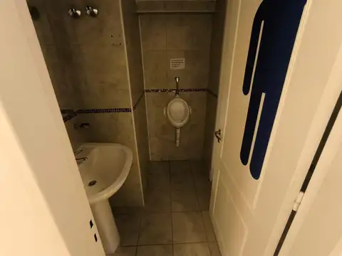 Avenida Olmos 400, Piso 1