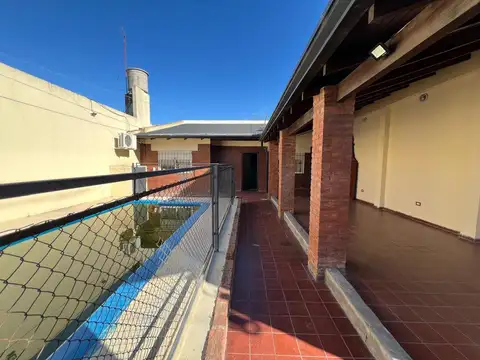 Casa en alquiler en calle 153 e/ 63 y 64