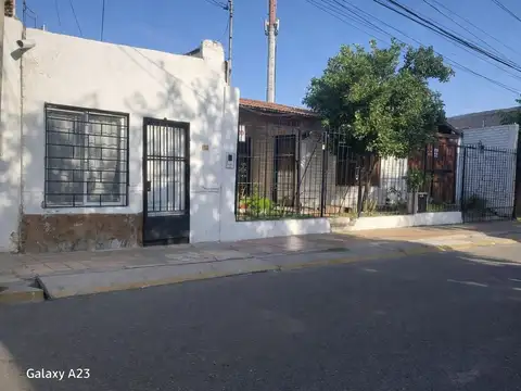 Casa mas departamento, Zona Centro Civico. Capital