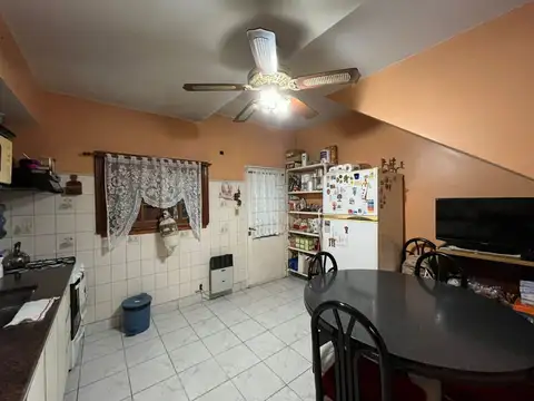 Depto Tipo Casa 3 ambientes con 2 baños