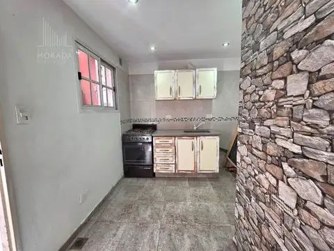 Casa 4 ambientes con 1 baño