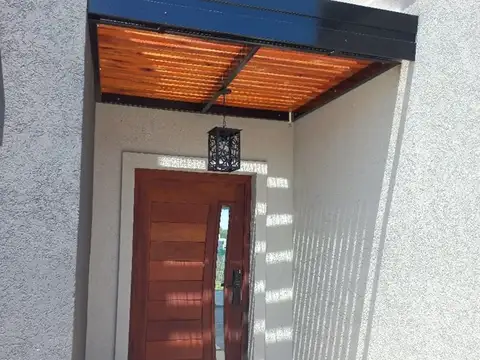 Casa en Alquiler en Pilar del Este - Santa Lucia, USD 1.500