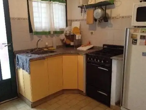 Casa 3 ambientes con 2 baños