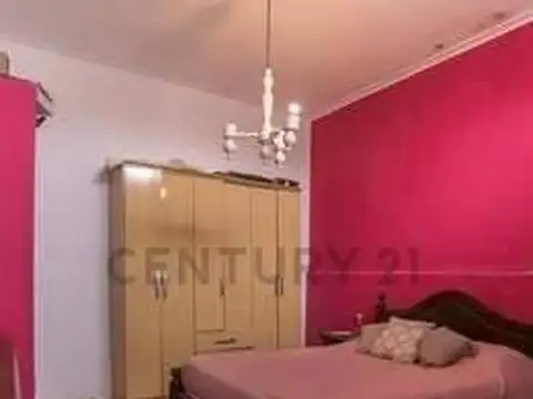 CASA EN VENTA EN BERISSO DE 4 DORMITORIOS