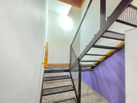 Depto Tipo Casa 4 ambientes con 2 baños
