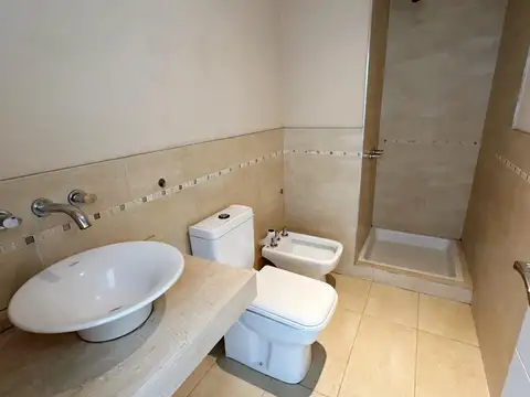 Departamento en Alquiler con 1 cochera