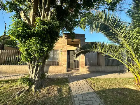 Casa en venta 4 ambientes en Ituzaingó Norte