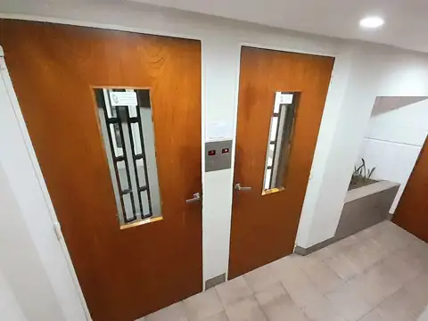 Oficina 2 ambientes con 1 baño