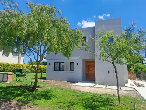 Casa  en Venta en Santa Elena, Pilar del Este, Pilar