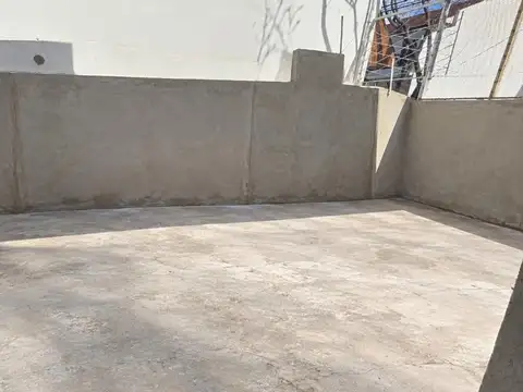 Depto Tipo Casa 2 ambientes con 1 baño