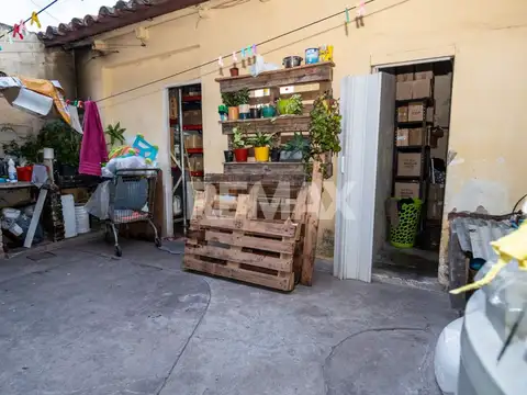 Casa 8 ambientes con 3 baños