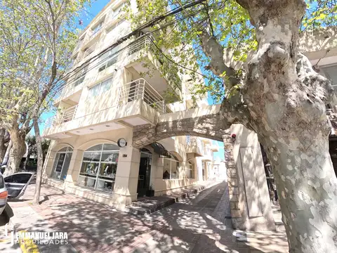 EN VENTA| Espacio aéreo con planos aprobados    quincho   2 cocheras cubiertas