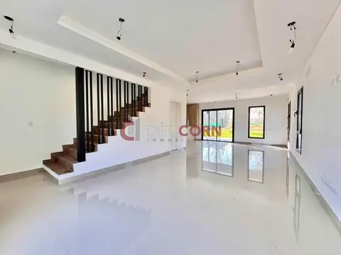 Casa en Venta en Alvarez Del Bosque, USD 180.000