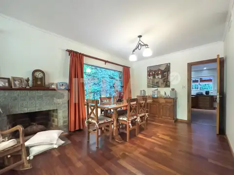 Casa en Venta con 5 cocheras