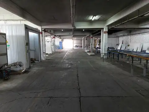 Predio industrial en venta sobre Ruta 8 | Naves y oficinas