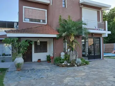 Beazley, entre Artigas y Eva Peron