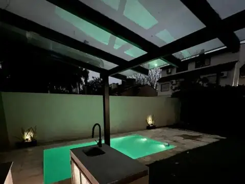 Casa 5 ambientes con 4 baños