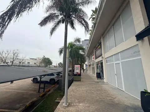 Local en alquiler y venta North Coral Plaza