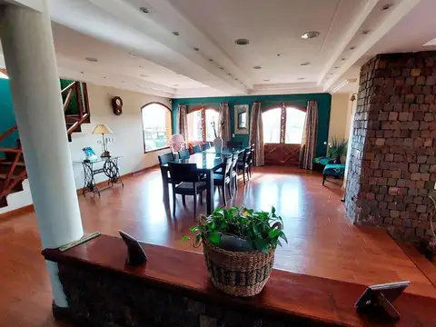 Casa 5 ambientes con 3 baños