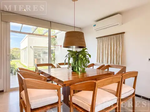 Casa en Venta con 8 cocheras