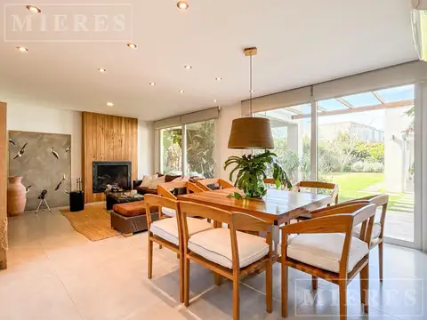 Casa 7 ambientes con 3 baños