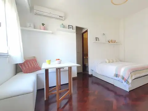 Tacuarí 700, Piso 5
