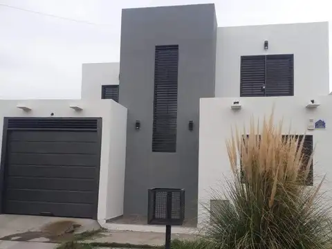Casa en Venta en Barrio El Trébol San Martín (MZA)