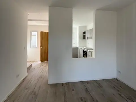 Casa en Alquiler con 1 cochera