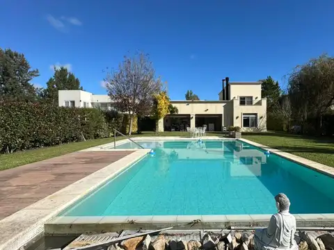 Casa en venta con 3 dormitorios en Miralagos