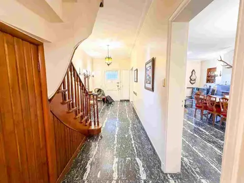VENTA CASA 4 AMBIENTES JARDIN PILETA QUINCHO
